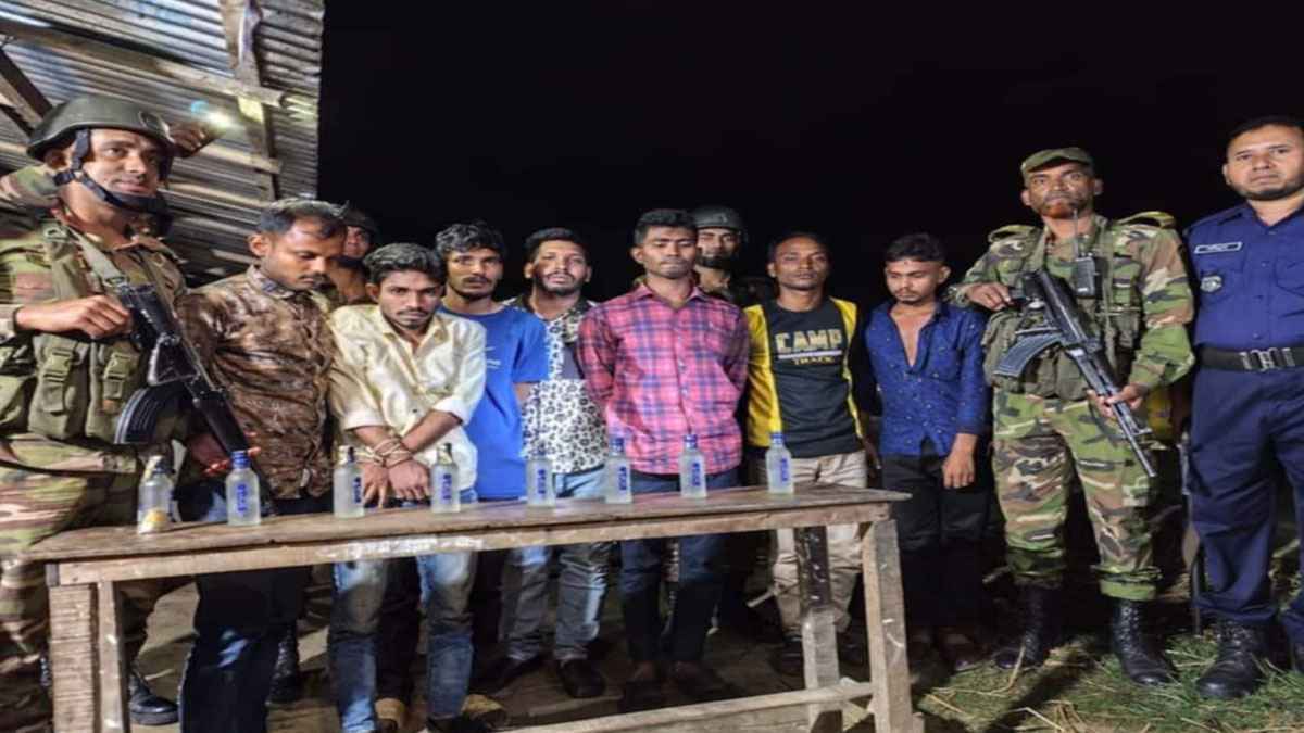 কলমাকান্দায় ভারতীয় মদসহ ৭ যুবক আটক